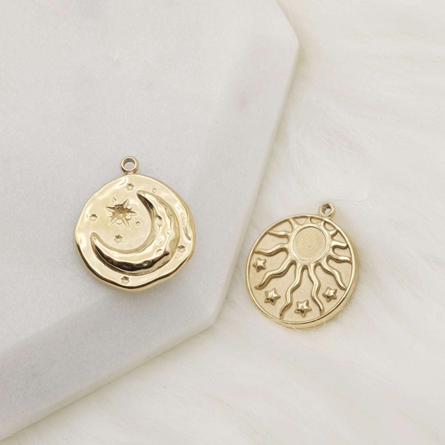 Round Tag Stella Sun Charm