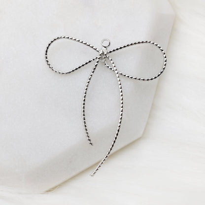 Lustrous Thread Charm