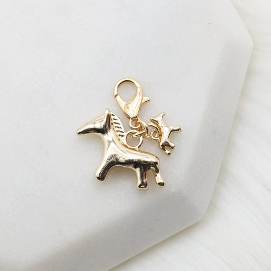 Year of the Horse charm (golden)