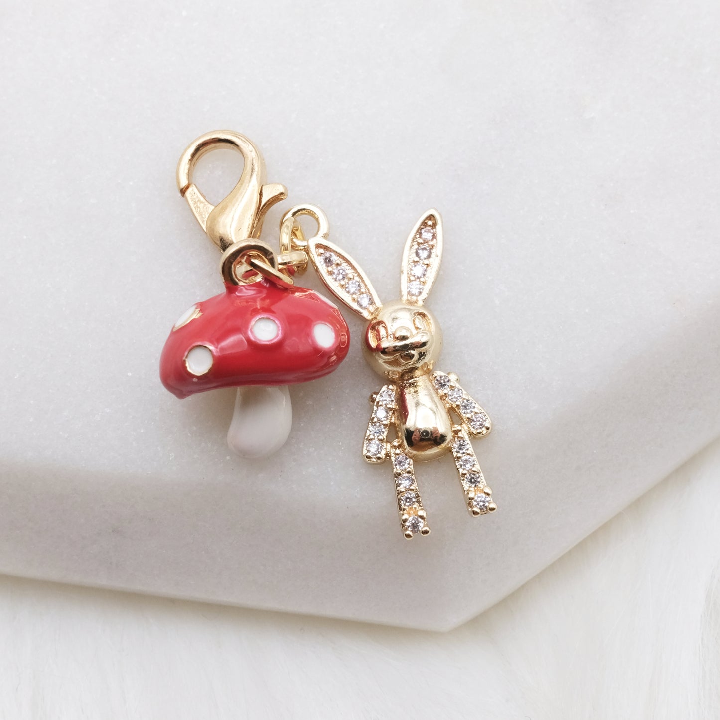 Woodland Hop Lil-Charmlet