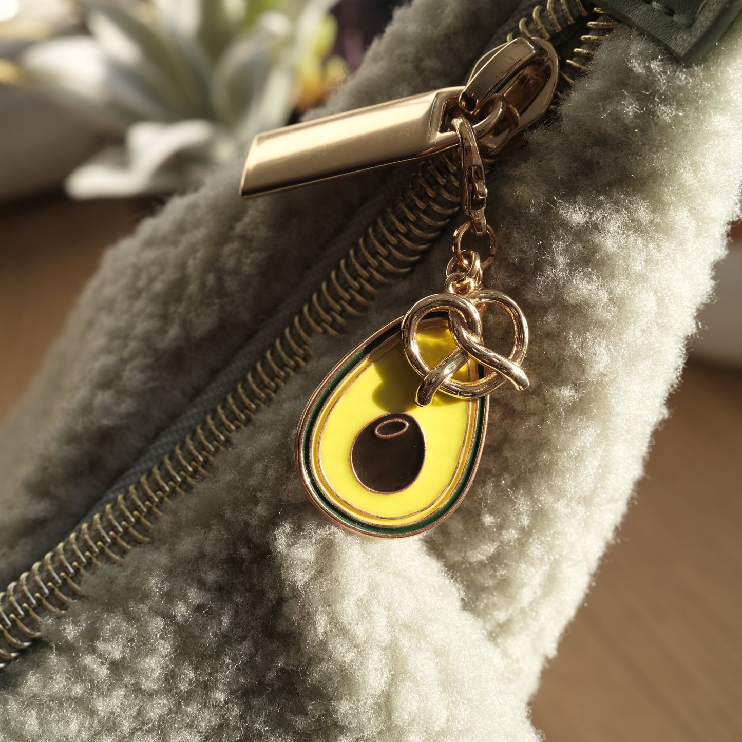 Avocado Twist Lil-Charmlet