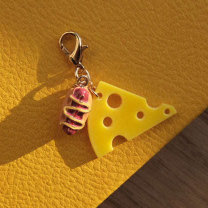 Cheesy Hotdog Lil-Charmlet