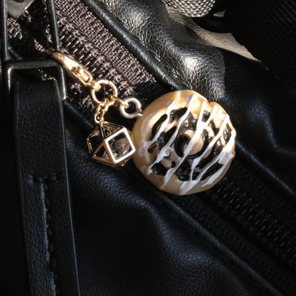 Cinnamon Glow Lil-Charmlet